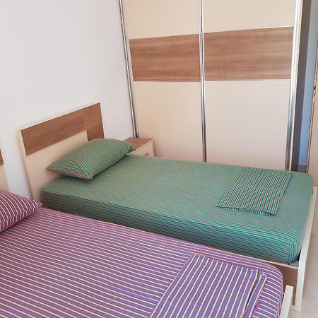 Flori Beach Apartment Radhime Luaran gambar