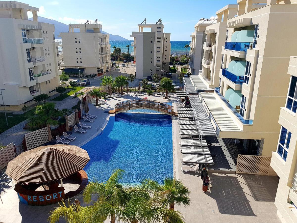 Flori Beach Apartment Radhime Luaran gambar