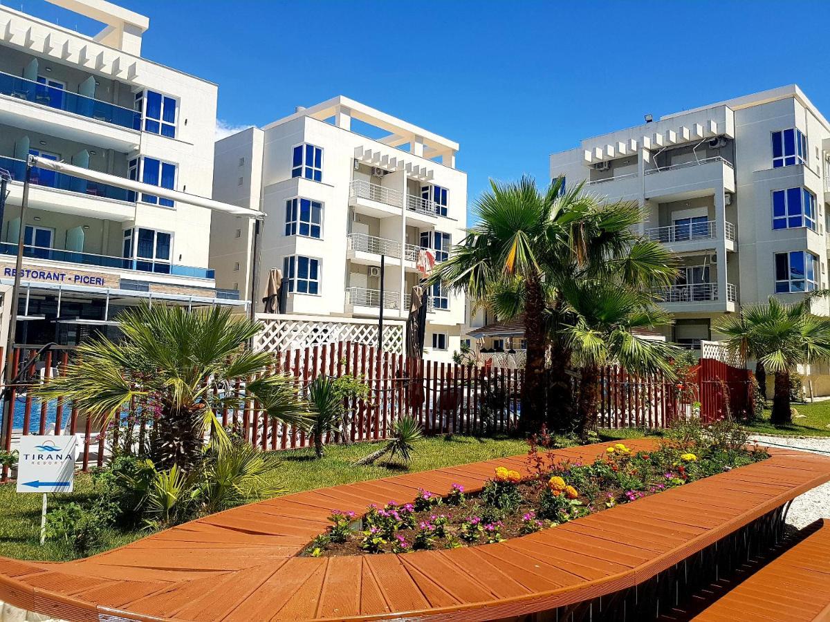Flori Beach Apartment Radhime Luaran gambar