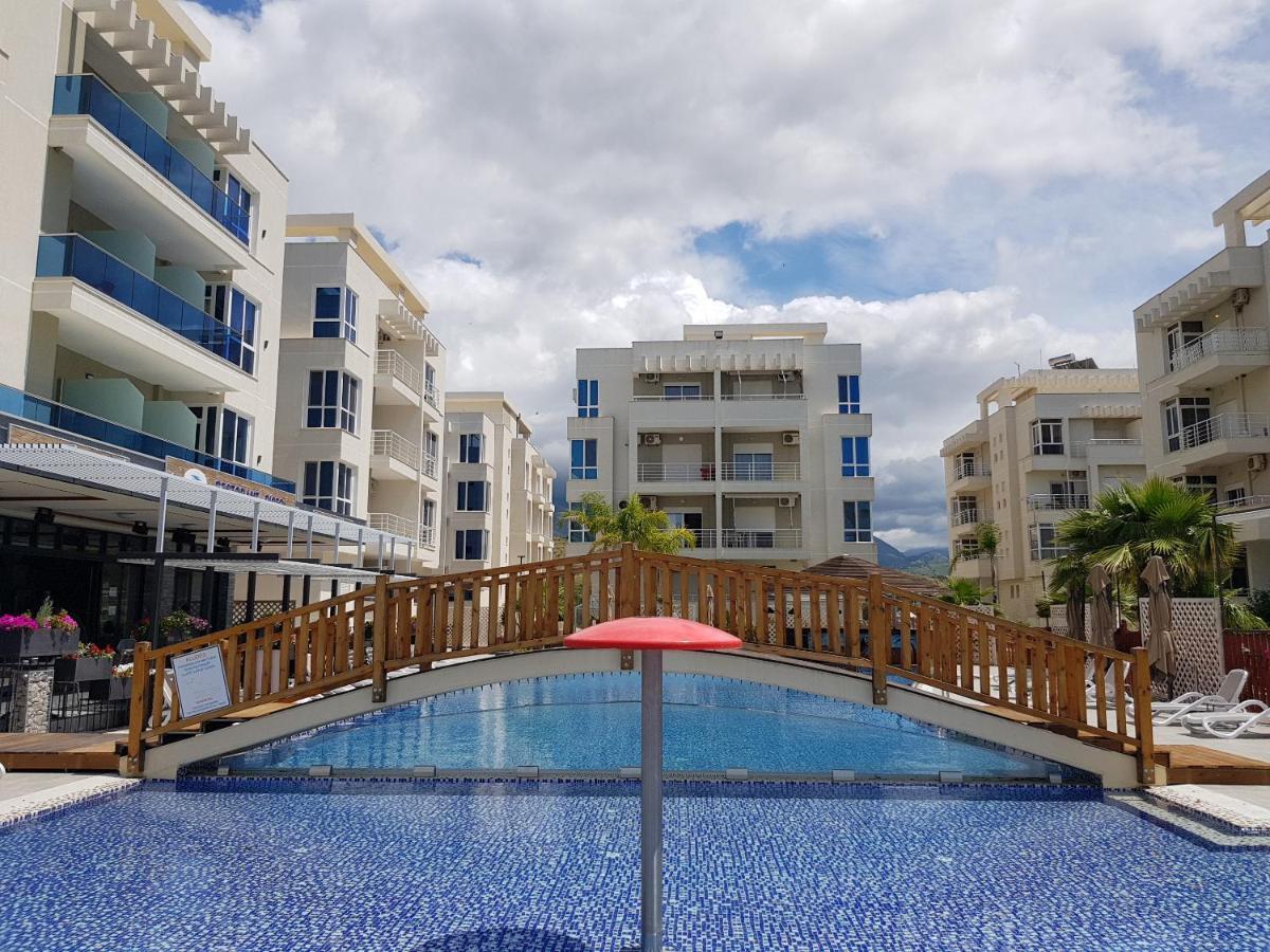 Flori Beach Apartment Radhime Luaran gambar