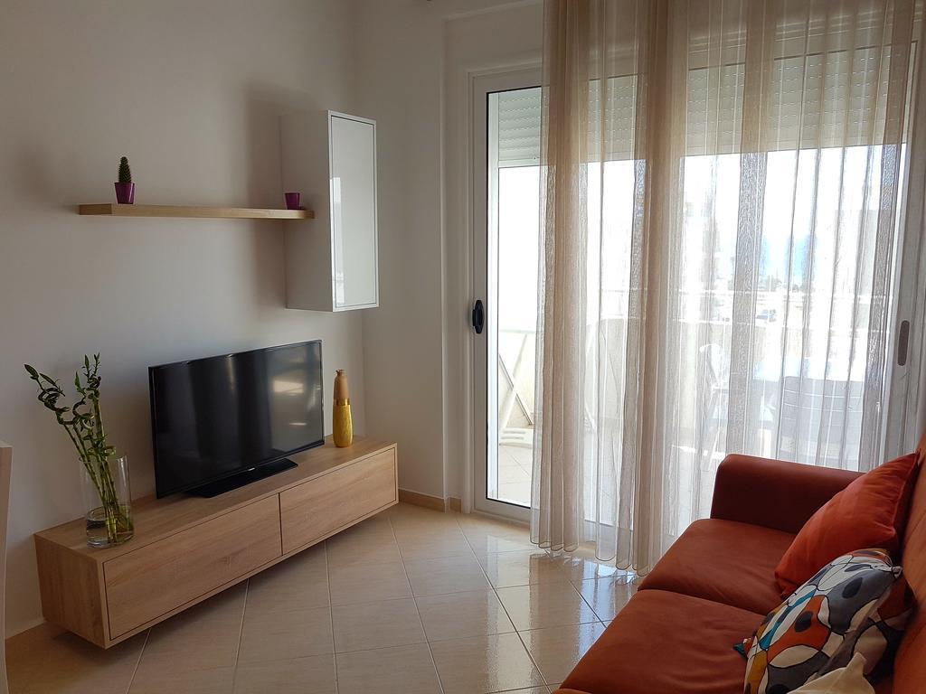 Flori Beach Apartment Radhime Luaran gambar