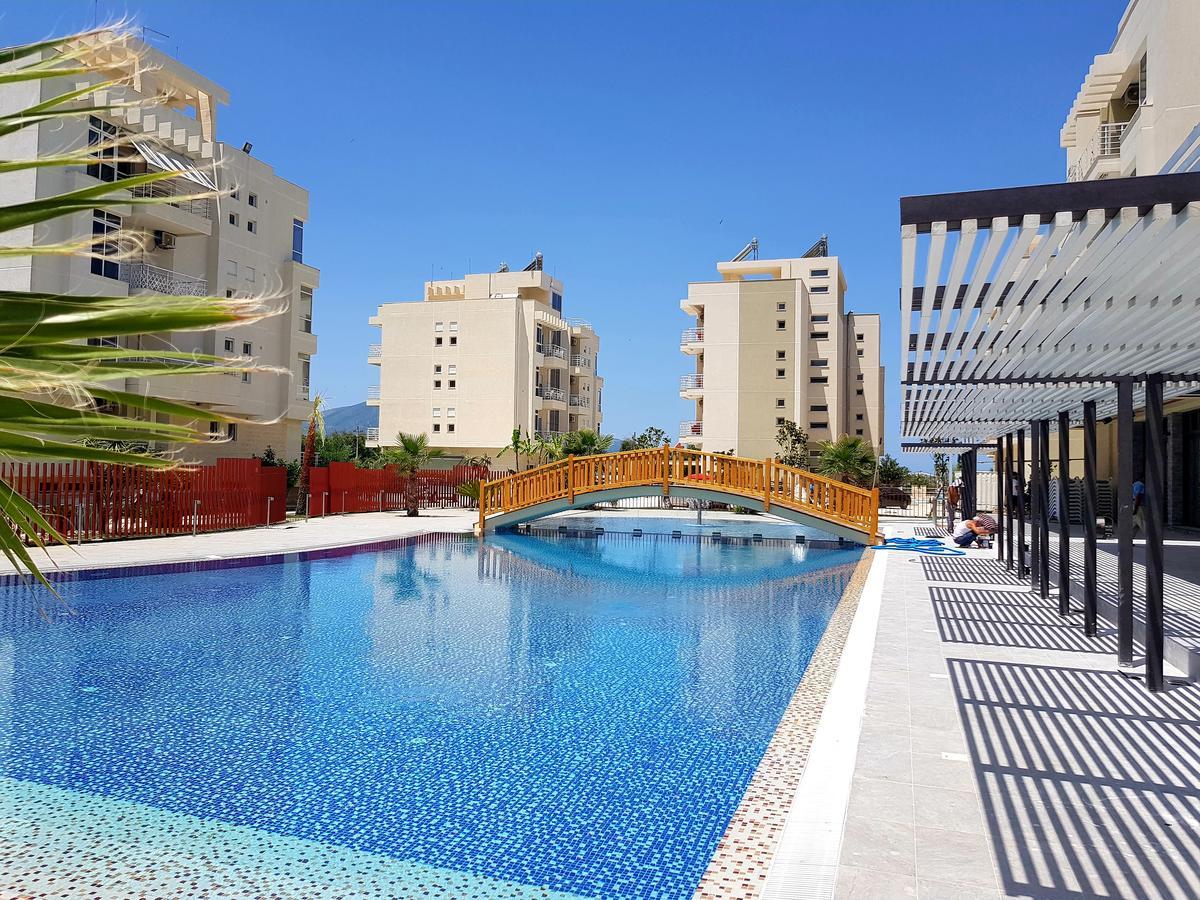 Flori Beach Apartment Radhime Luaran gambar