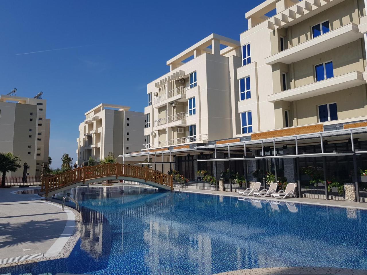 Flori Beach Apartment Radhime Luaran gambar